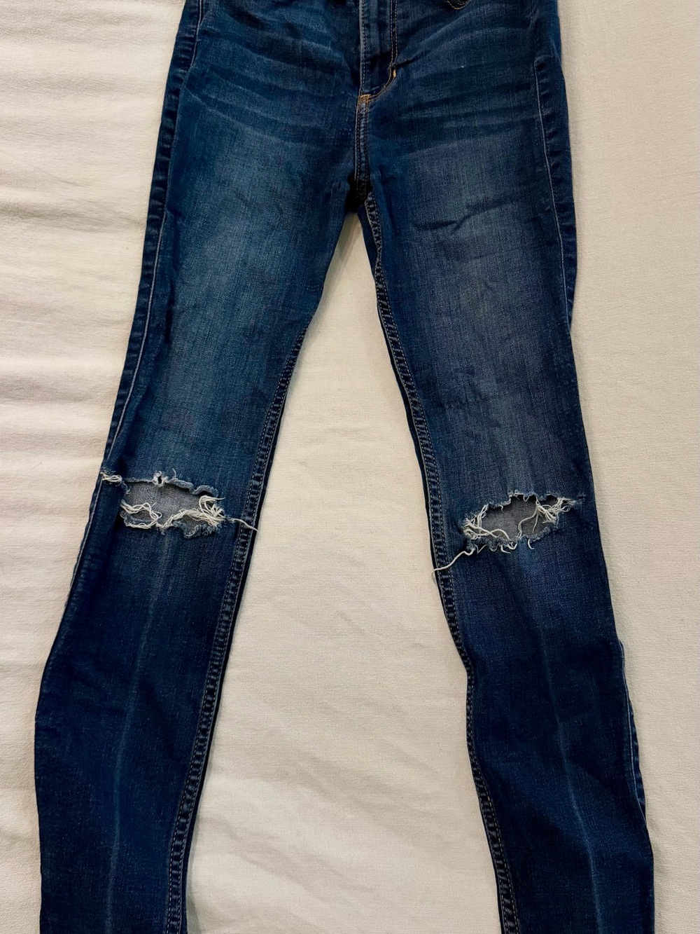 Hollister High-Rise Super Skinny Distressed Jeans!  Dark Blue